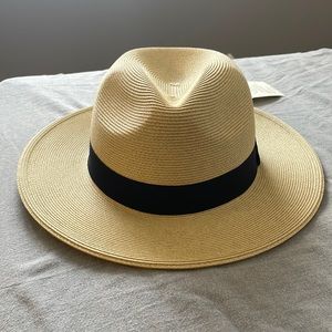 Pineapple & Star hat in the size medium.